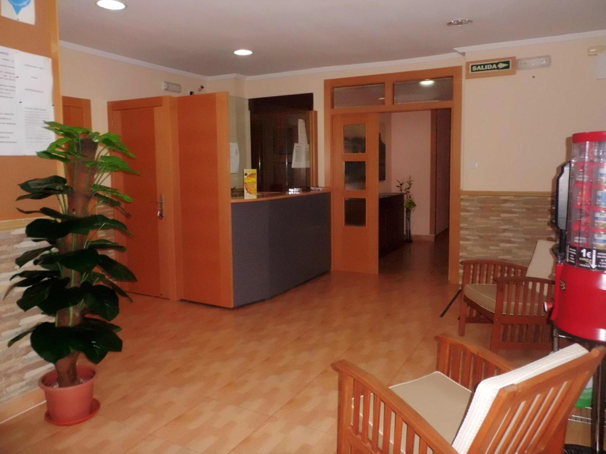 Hostal Abastos Валенсия Экстерьер фото