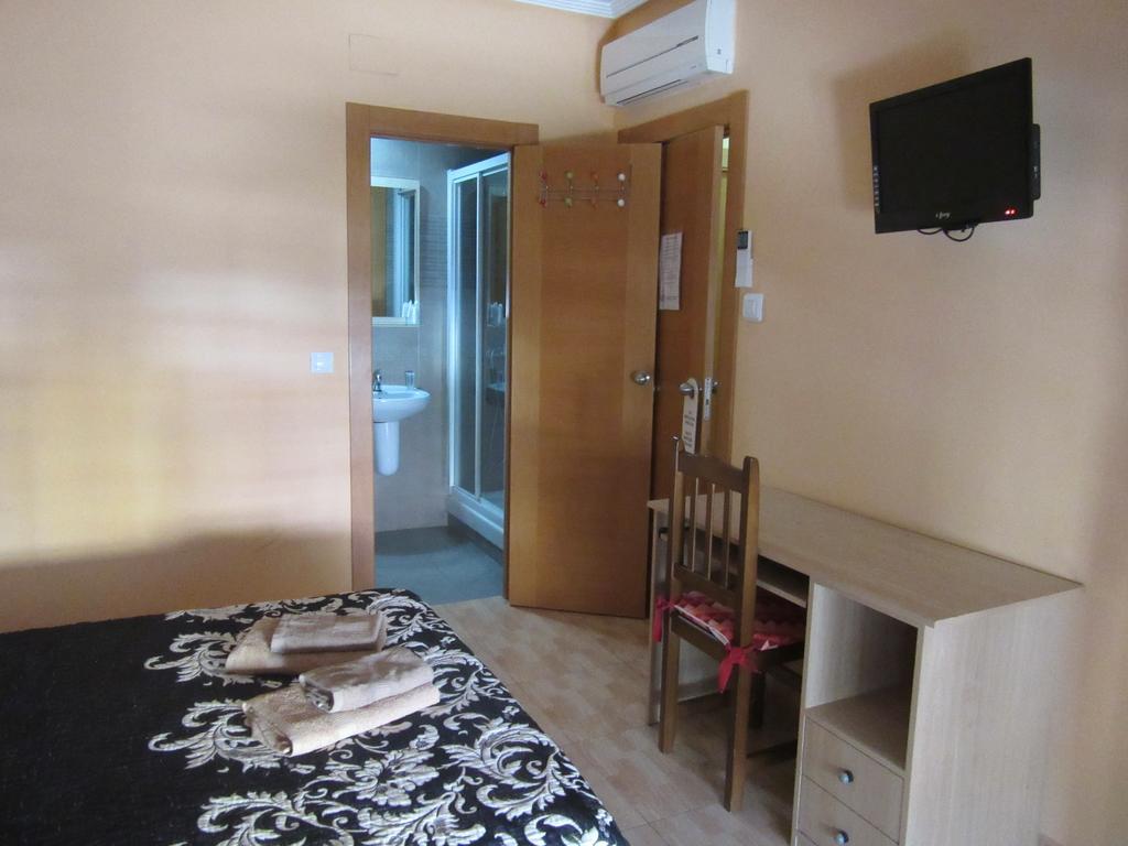 Hostal Abastos Валенсия Экстерьер фото